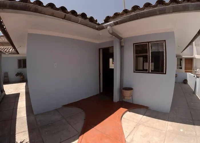 Apartamento Centric & Cozy With Garage