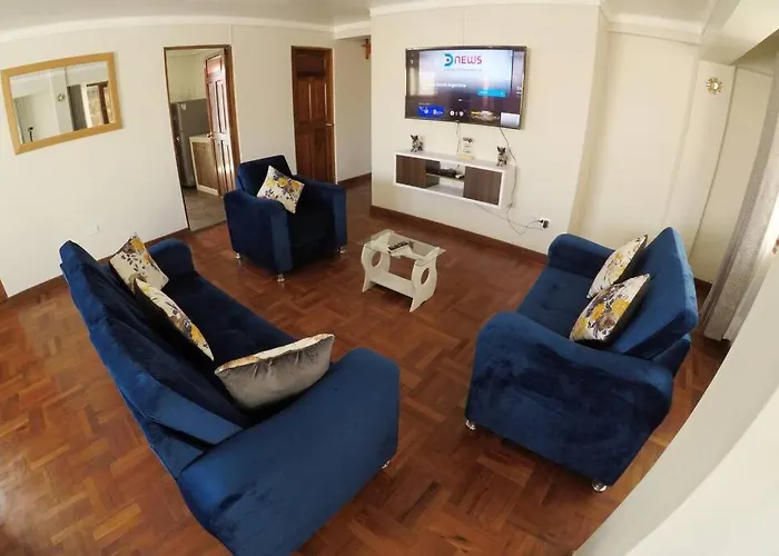 Centric & Cozy With Garage Apartamento